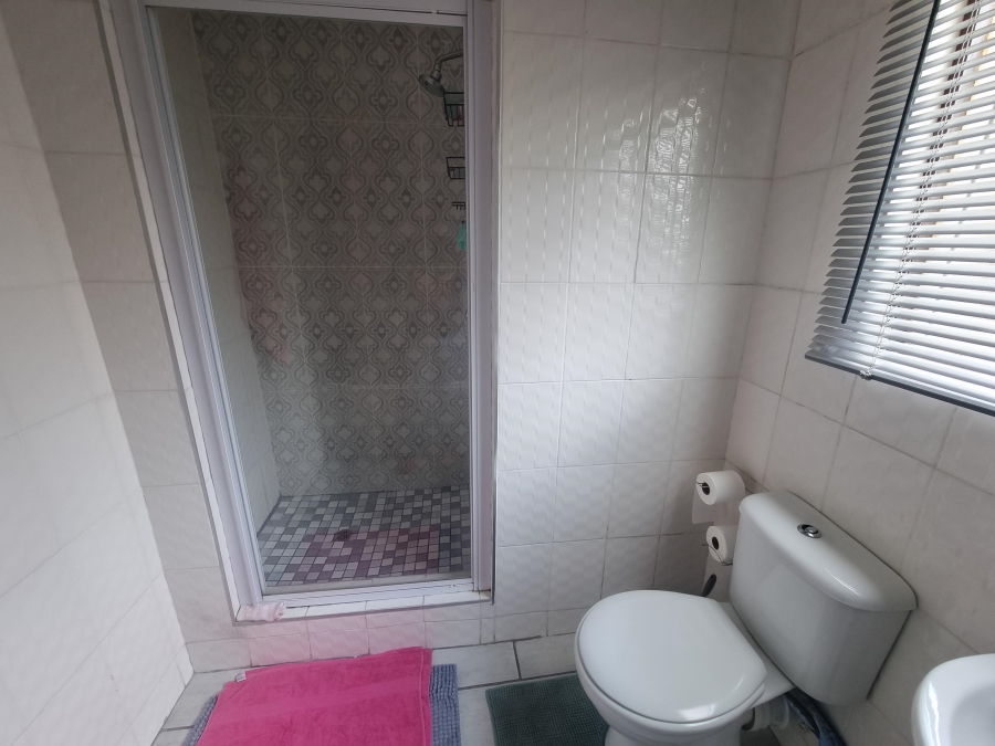 1 Bedroom Property for Sale in Weltevreden Park Gauteng