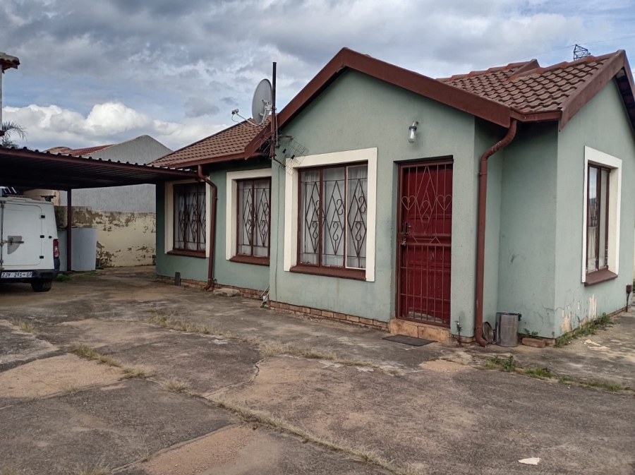 To Let 3 Bedroom Property for Rent in Danville Gauteng