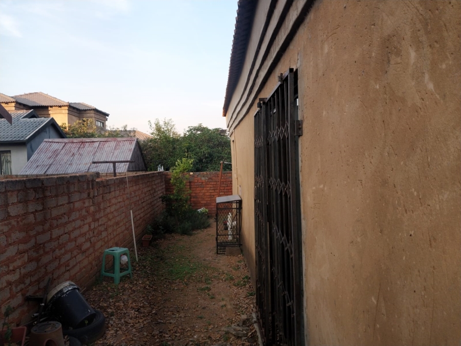 To Let 3 Bedroom Property for Rent in Danville Gauteng