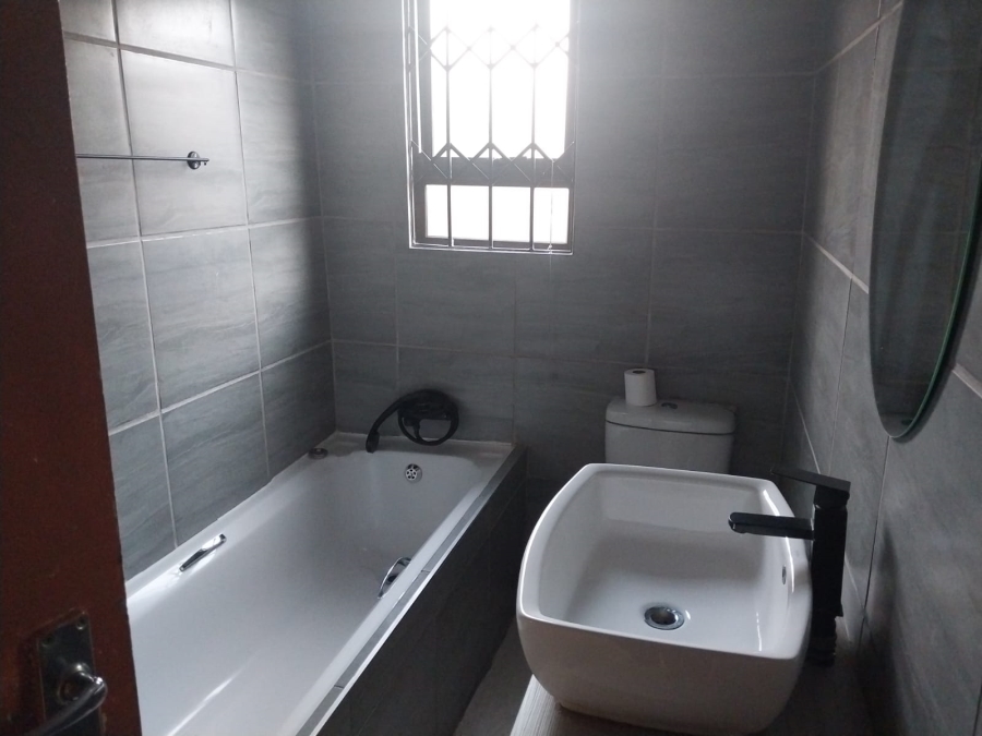 To Let 3 Bedroom Property for Rent in Danville Gauteng