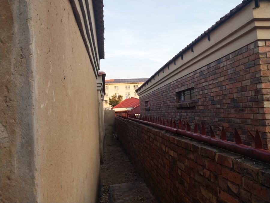 To Let 3 Bedroom Property for Rent in Danville Gauteng