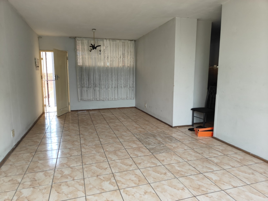 2 Bedroom Property for Sale in Silverton Gauteng