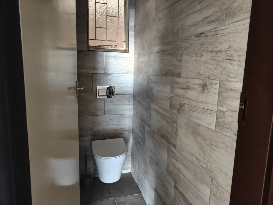 2 Bedroom Property for Sale in Silverton Gauteng