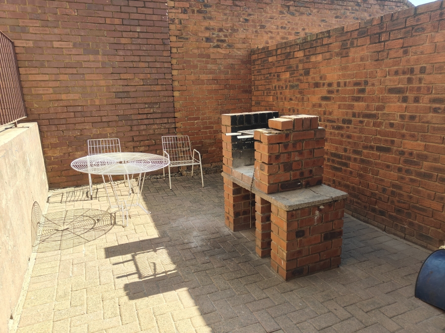 2 Bedroom Property for Sale in Silverton Gauteng