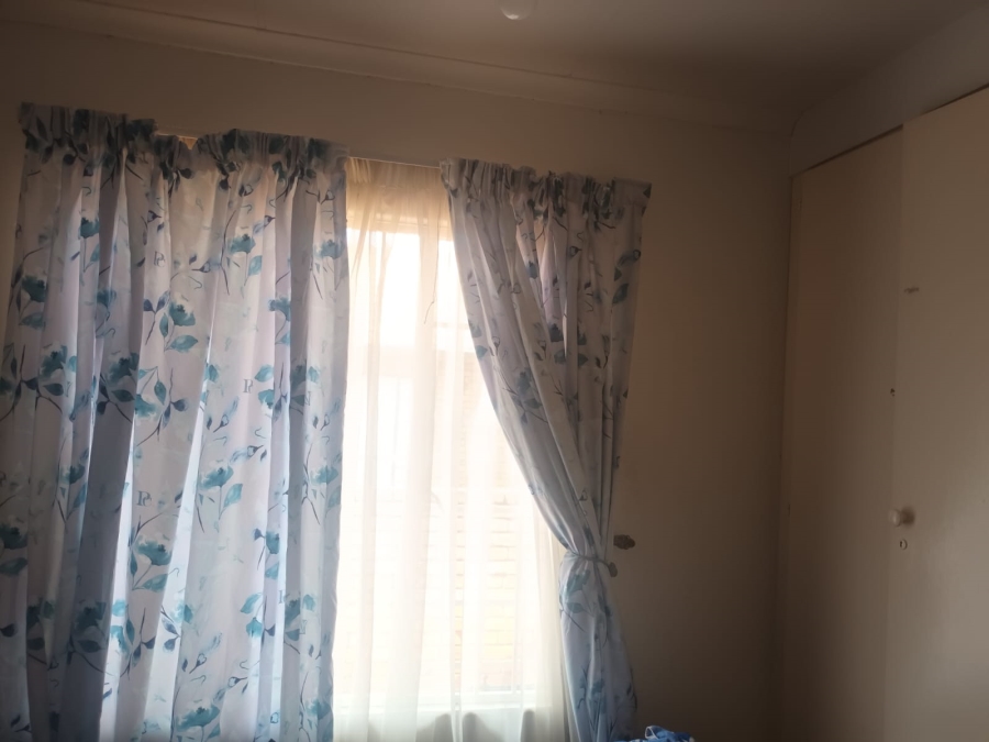 2 Bedroom Property for Sale in Hesteapark Gauteng