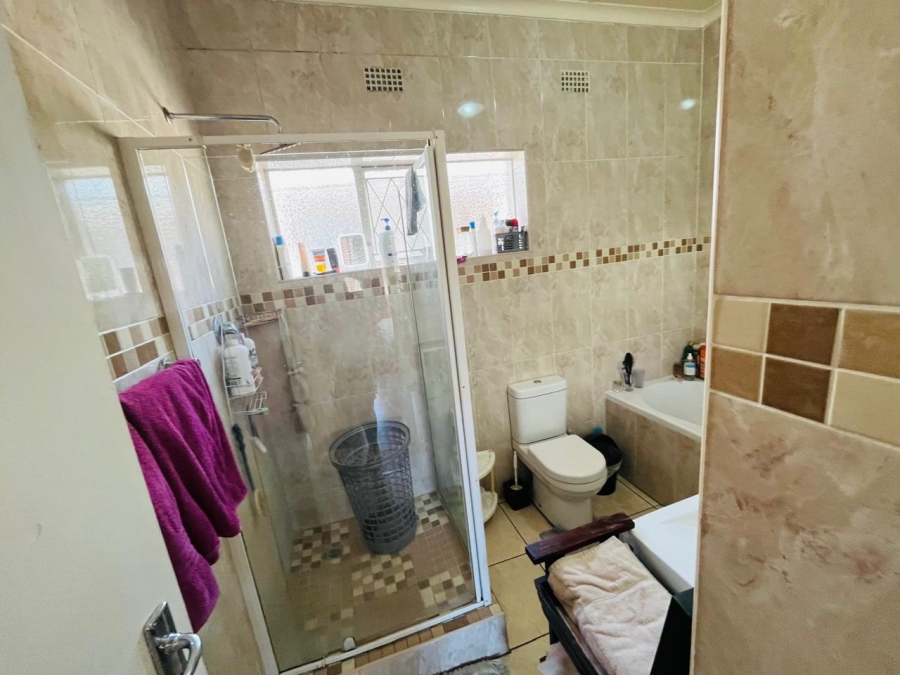 3 Bedroom Property for Sale in Sunnyridge Gauteng