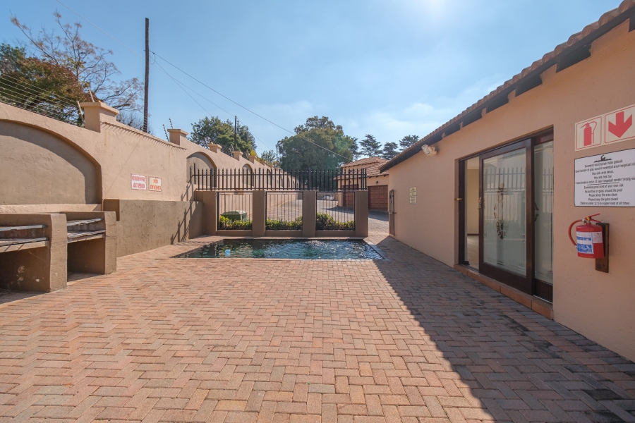 2 Bedroom Property for Sale in Noordheuwel Gauteng