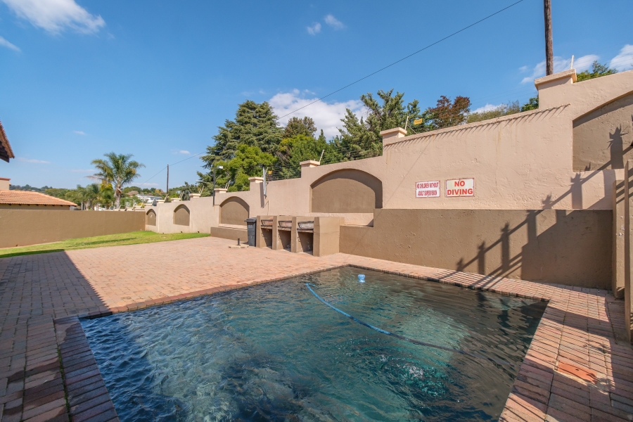 2 Bedroom Property for Sale in Noordheuwel Gauteng