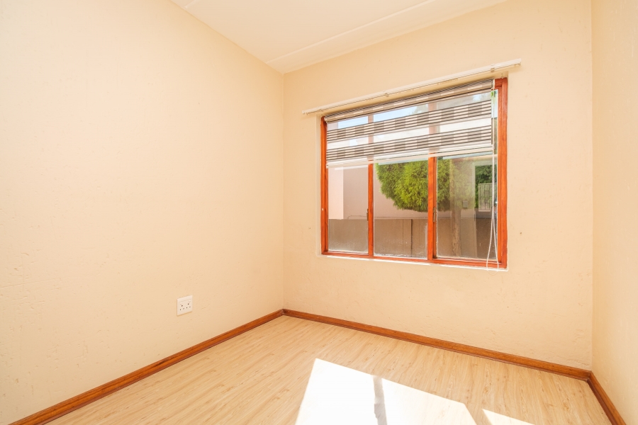 2 Bedroom Property for Sale in Noordheuwel Gauteng