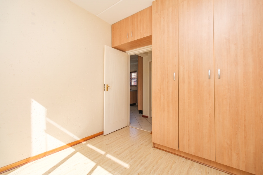 2 Bedroom Property for Sale in Noordheuwel Gauteng