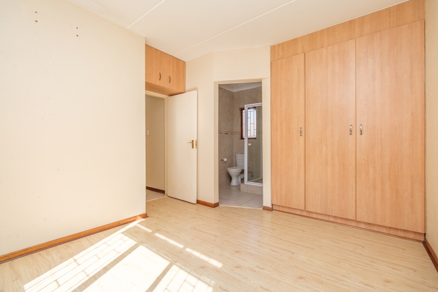 2 Bedroom Property for Sale in Noordheuwel Gauteng