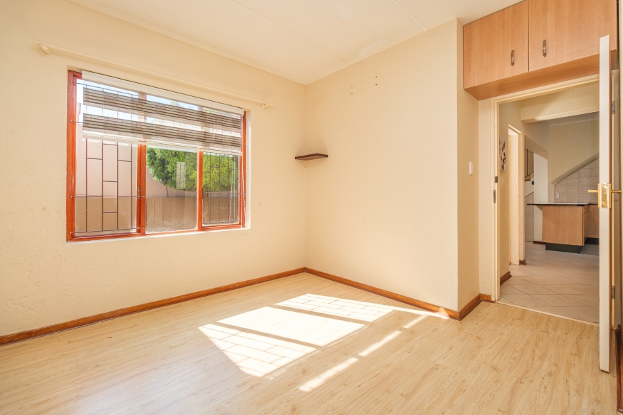 2 Bedroom Property for Sale in Noordheuwel Gauteng