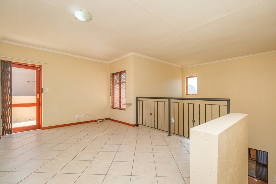 2 Bedroom Property for Sale in Noordheuwel Gauteng