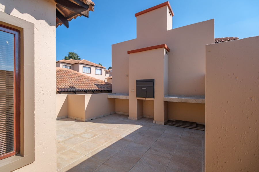 2 Bedroom Property for Sale in Noordheuwel Gauteng
