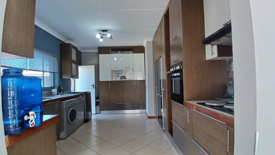 3 Bedroom Property for Sale in Greenhills Gauteng