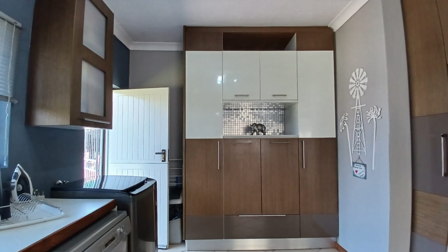 3 Bedroom Property for Sale in Greenhills Gauteng