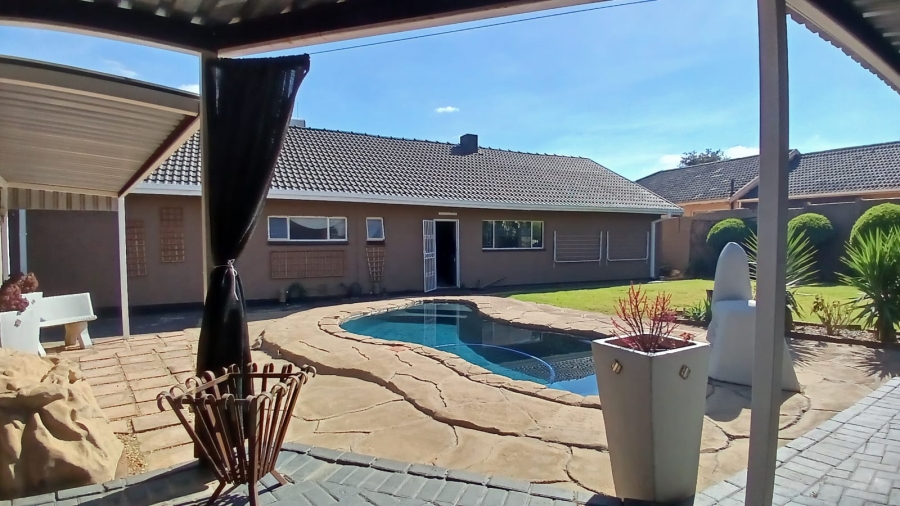 3 Bedroom Property for Sale in Greenhills Gauteng