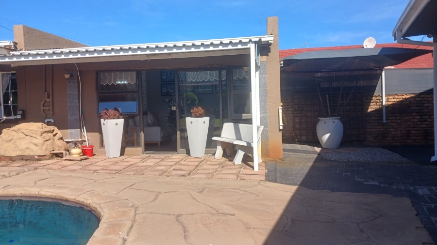 3 Bedroom Property for Sale in Greenhills Gauteng