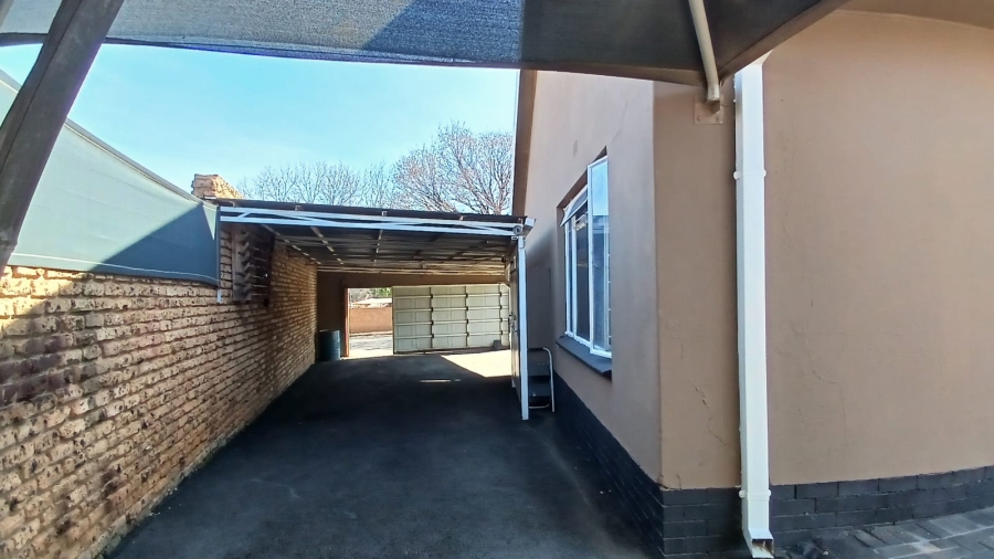 3 Bedroom Property for Sale in Greenhills Gauteng
