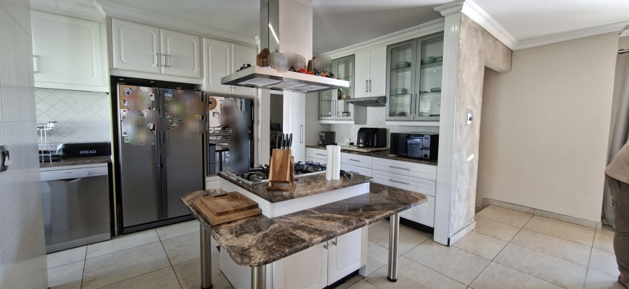 4 Bedroom Property for Sale in Rant En Dal Gauteng