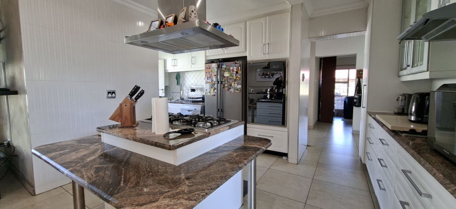 4 Bedroom Property for Sale in Rant En Dal Gauteng