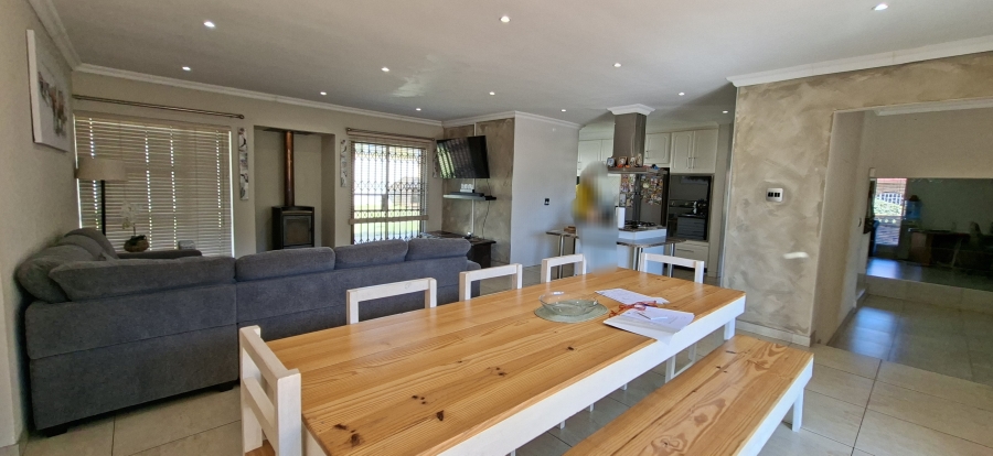 4 Bedroom Property for Sale in Rant En Dal Gauteng