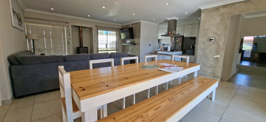 4 Bedroom Property for Sale in Rant En Dal Gauteng
