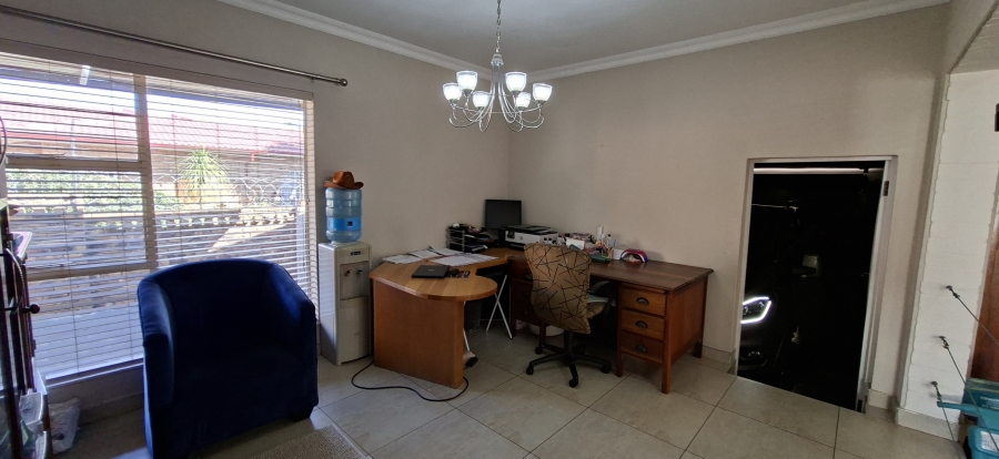 4 Bedroom Property for Sale in Rant En Dal Gauteng