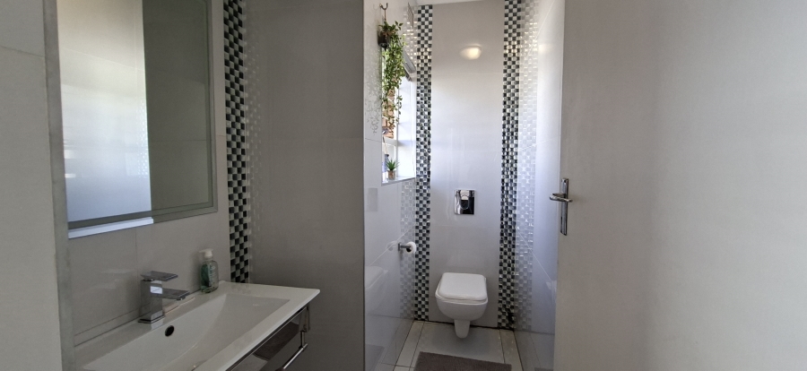 4 Bedroom Property for Sale in Rant En Dal Gauteng