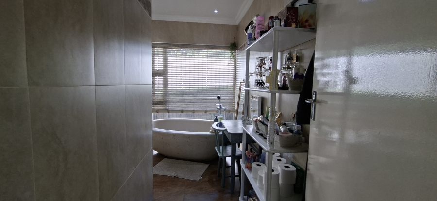 4 Bedroom Property for Sale in Rant En Dal Gauteng