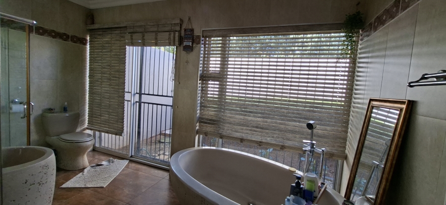 4 Bedroom Property for Sale in Rant En Dal Gauteng