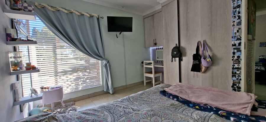 4 Bedroom Property for Sale in Rant En Dal Gauteng