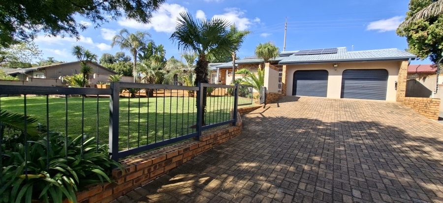 4 Bedroom Property for Sale in Rant En Dal Gauteng