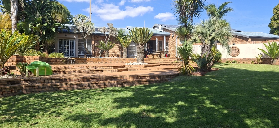 4 Bedroom Property for Sale in Rant En Dal Gauteng