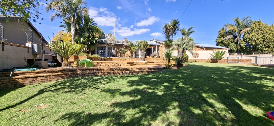 4 Bedroom Property for Sale in Rant En Dal Gauteng