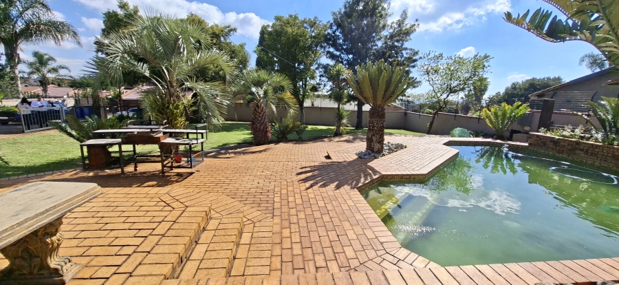 4 Bedroom Property for Sale in Rant En Dal Gauteng