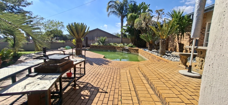 4 Bedroom Property for Sale in Rant En Dal Gauteng