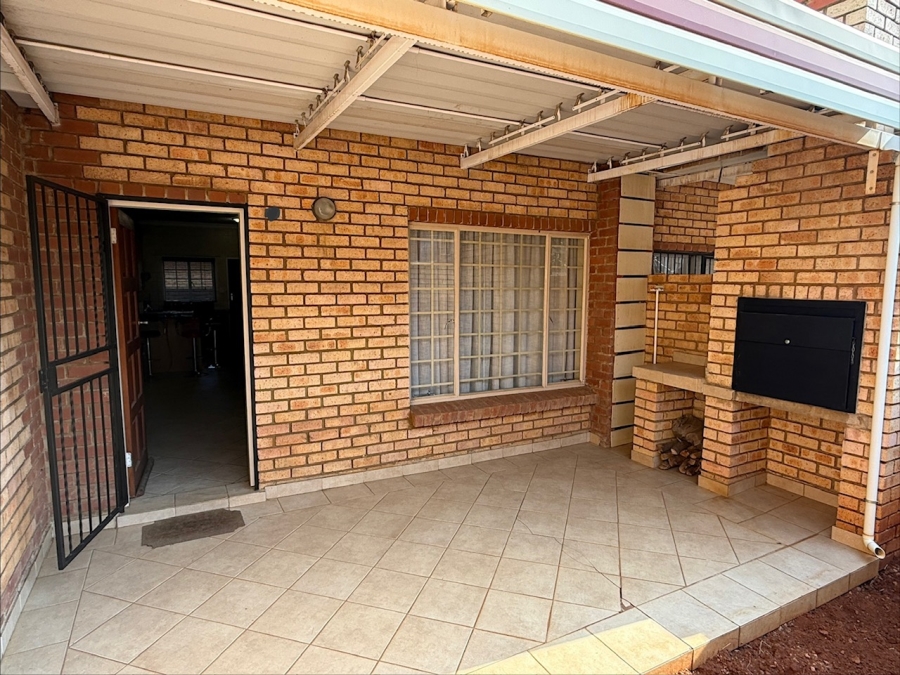 3 Bedroom Property for Sale in The Wilds Gauteng