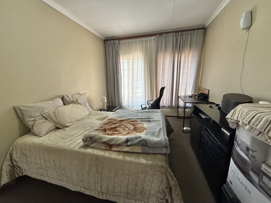 3 Bedroom Property for Sale in The Wilds Gauteng