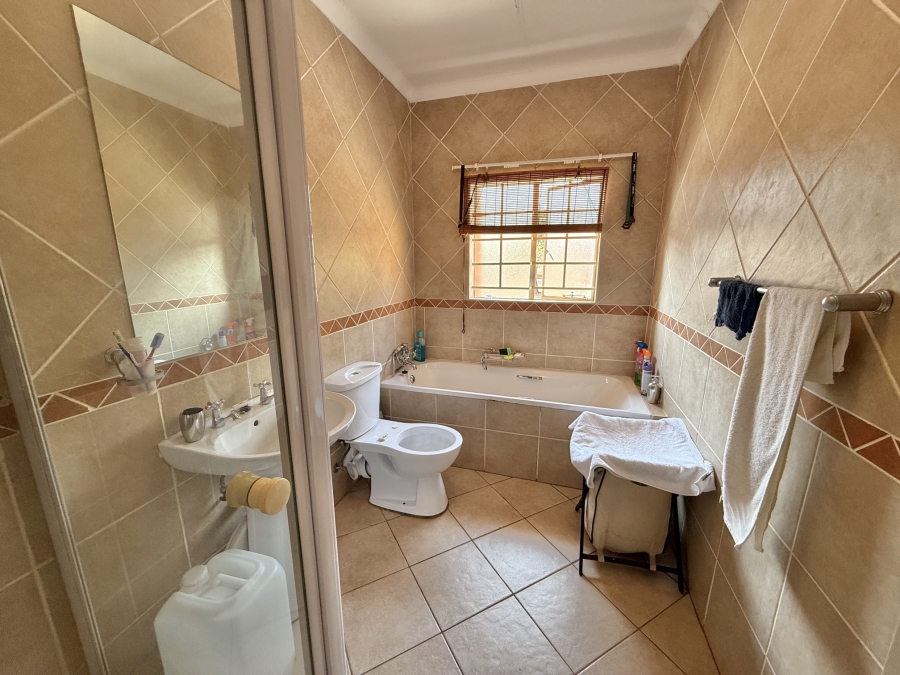 3 Bedroom Property for Sale in The Wilds Gauteng