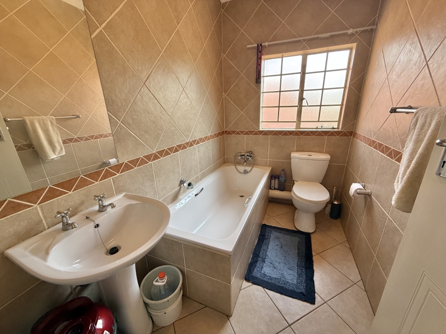 3 Bedroom Property for Sale in The Wilds Gauteng