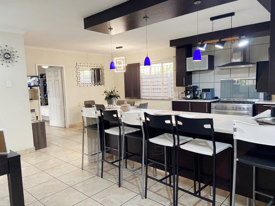 To Let 4 Bedroom Property for Rent in Linden Gauteng