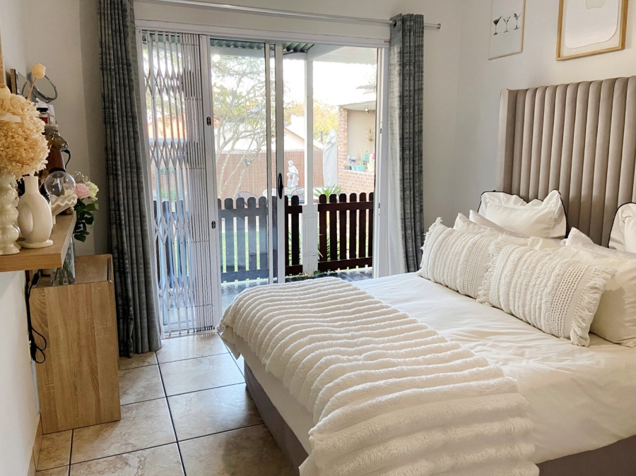 To Let 4 Bedroom Property for Rent in Linden Gauteng