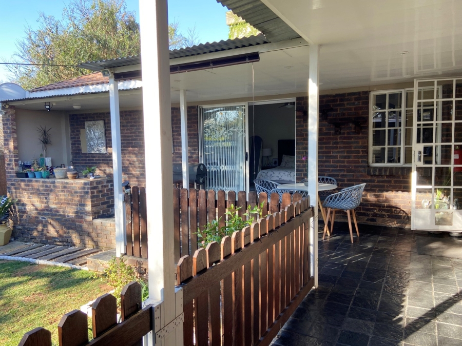 To Let 4 Bedroom Property for Rent in Linden Gauteng