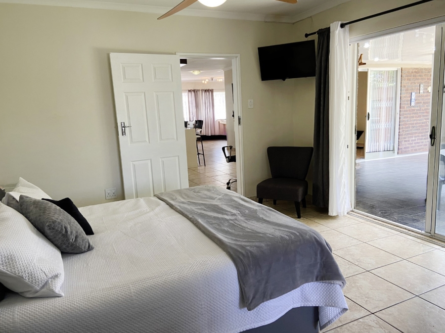 To Let 4 Bedroom Property for Rent in Linden Gauteng