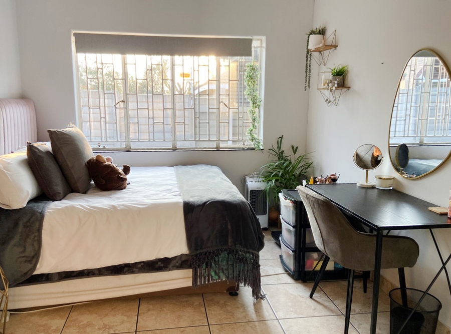To Let 4 Bedroom Property for Rent in Linden Gauteng