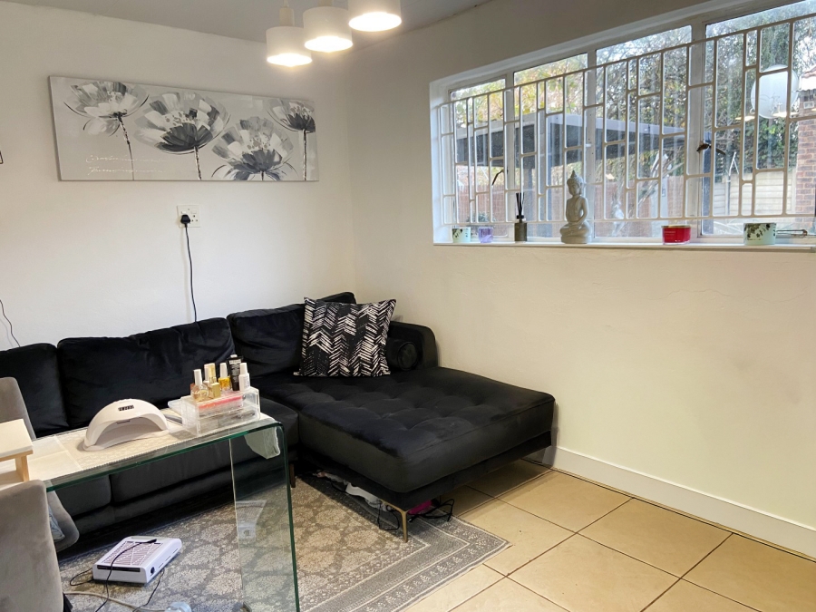 To Let 4 Bedroom Property for Rent in Linden Gauteng