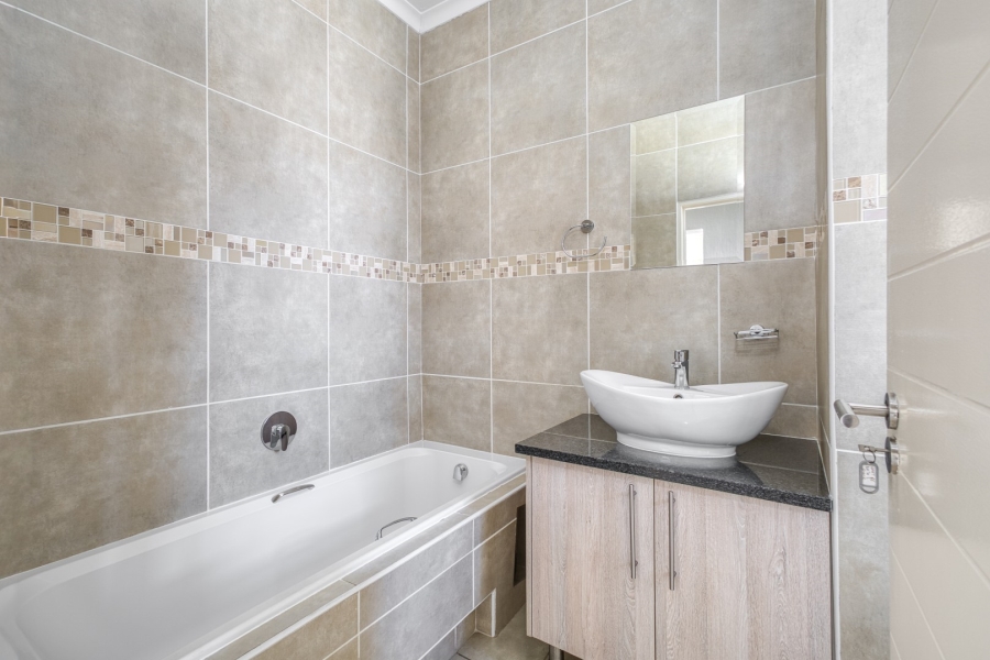 2 Bedroom Property for Sale in Victory Park Gauteng