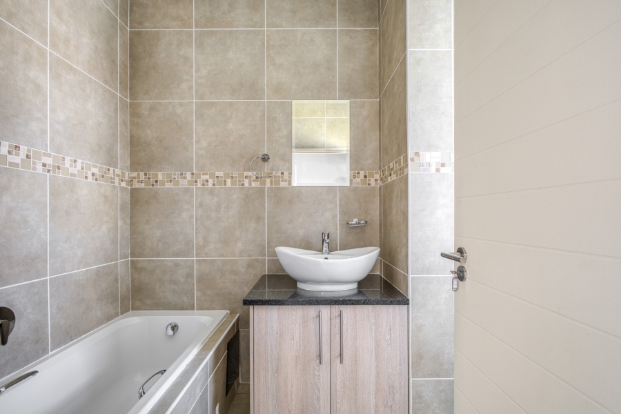 2 Bedroom Property for Sale in Victory Park Gauteng