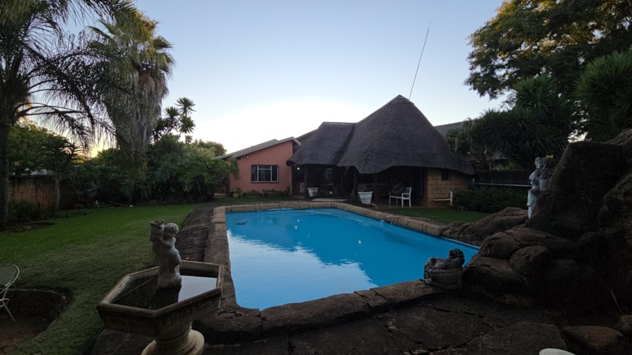 4 Bedroom Property for Sale in Karenpark Gauteng